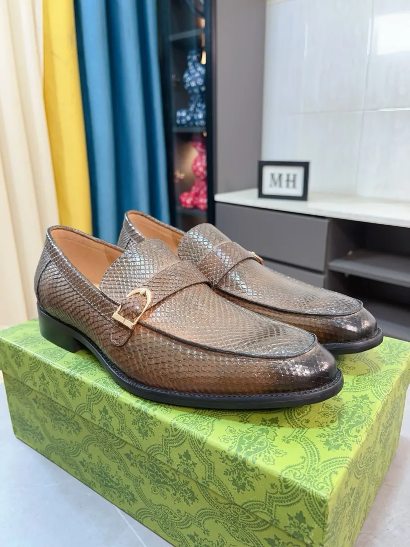 Men's shoes 💰500🌹🌹[GUCCI Gucci] A new style of formal men's leather shoes is coming ~ The original quality upper is made of Italian cowhide➕The leather is soft and delicate, comfortable and soft. The top layer of genuine leather, rubber wear-resistant outsole, the shoe shape is dignified and domineering, and the luxury charm is not concealed! The natural and free nouveau riche leads the trend. Code number: 38-44